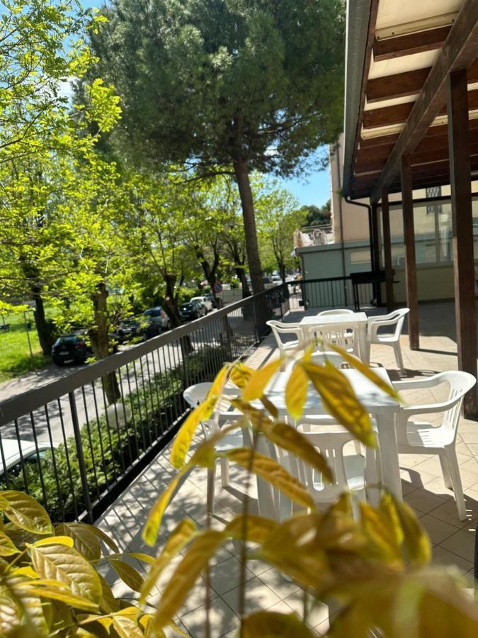 Albergo B&B Serafini Rimini Exterior foto